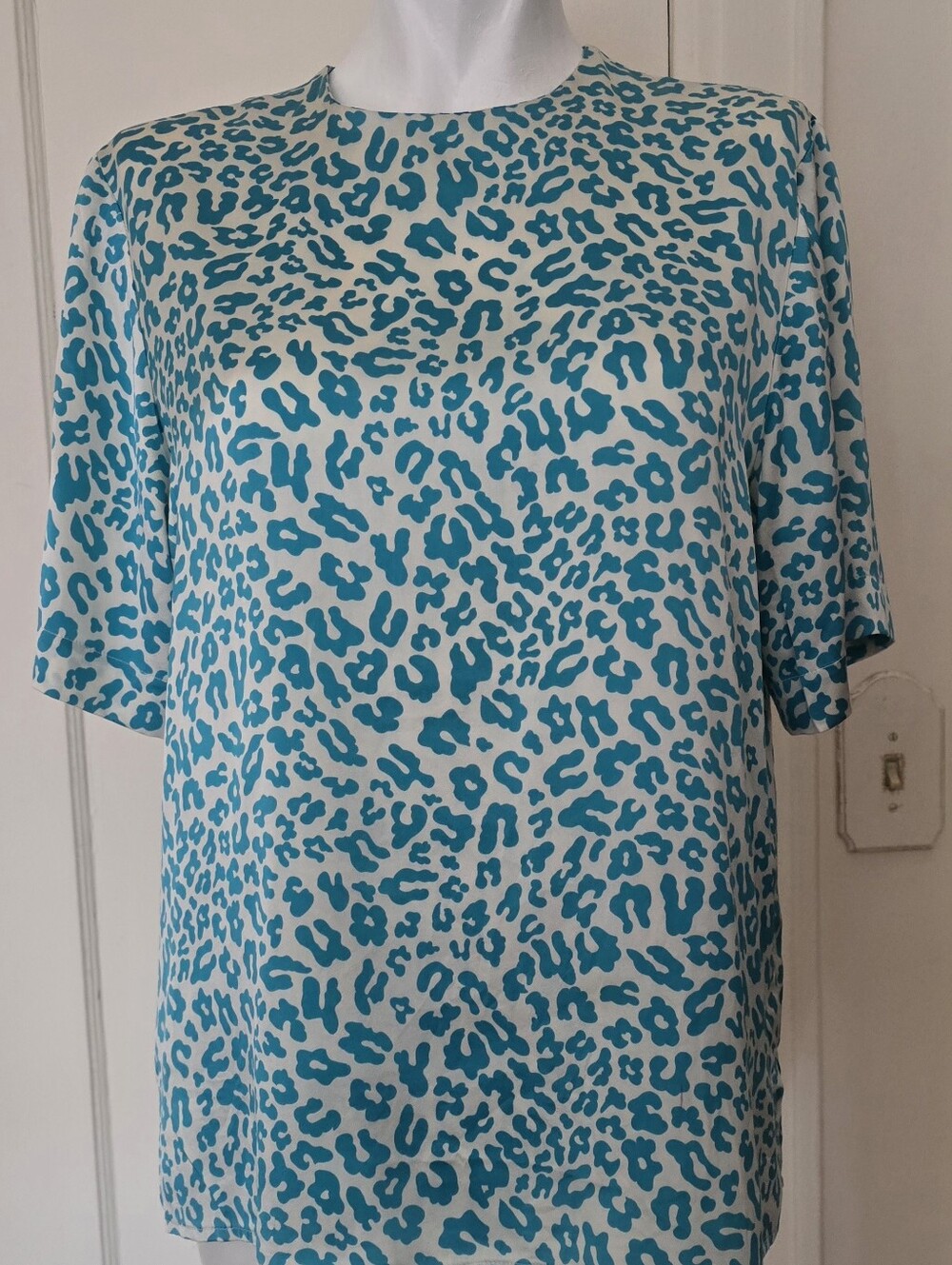 Leopard Print Short Sleeve Short 100%silk  Size XS